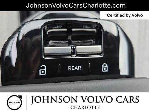 Certified 2025 Volvo EX30 Ultra w/ Climate Package image 27