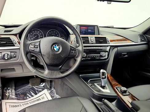 Used 2018 BMW 320i xDrive Sedan w/ Convenience Package AWD/4WD image 13