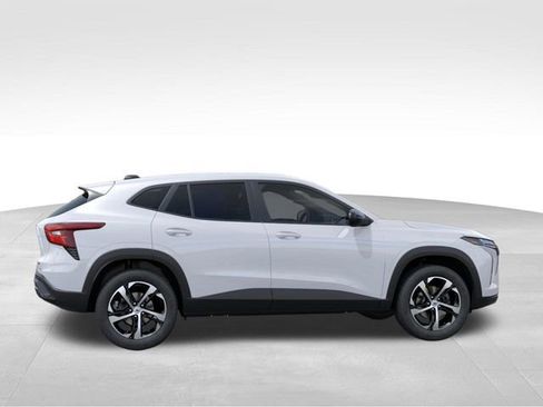 New 2026 Chevrolet Trax RS FWD image 5