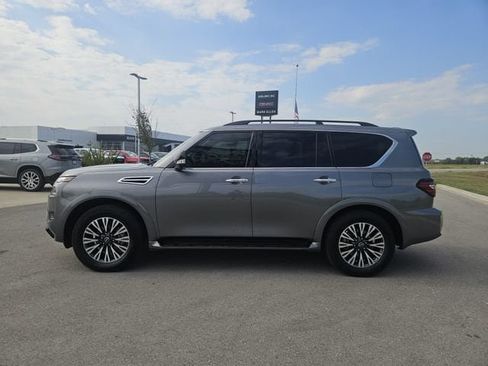 Used 2024 Nissan Armada SL w/ Midnight Edition Package AWD/4WD image 4