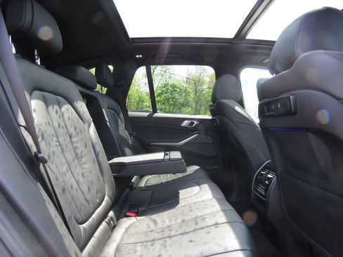 Used 2019 BMW X5 xDrive40i AWD/4WD image 16