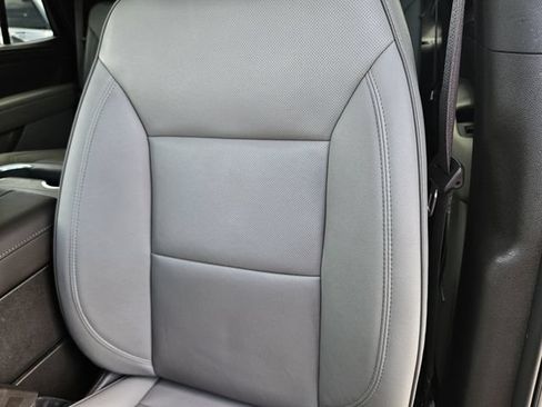 Used 2023 GMC Yukon SLT w/ SLT Premium Package AWD/4WD image 14