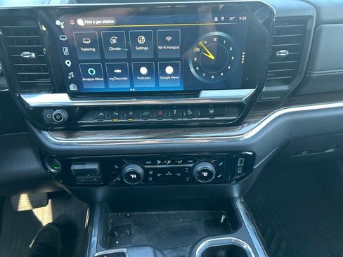 Used 2023 Chevrolet Silverado 1500 LT Trail Boss w/ LT Trail Boss Premium Package AWD/4WD image 3