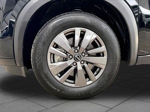 Certified 2025 Nissan Pathfinder SV FWD image 11