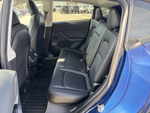 Used 2021 Tesla Model Y Long Range image 32