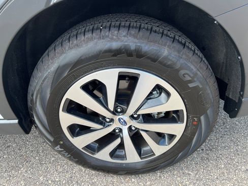Certified 2025 Subaru Outback Premium AWD/4WD image 9