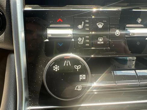 Used 2025 Nissan Armada Platinum Reserve RWD image 10