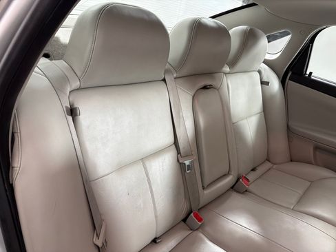 Used 2011 Chevrolet Impala LT w/ Luxury Edition Package FWD image 21