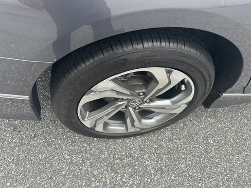 Used 2018 Honda Accord EX image 30