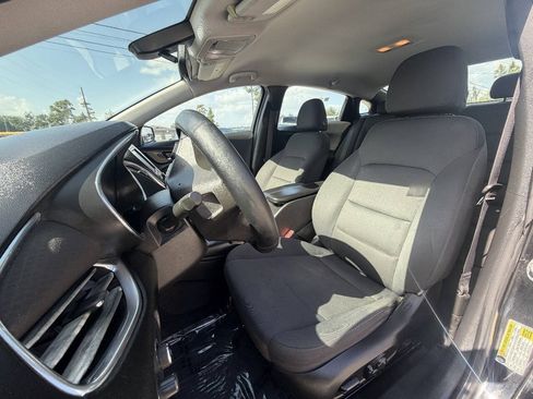 Used 2017 Chevrolet Malibu LT FWD image 5