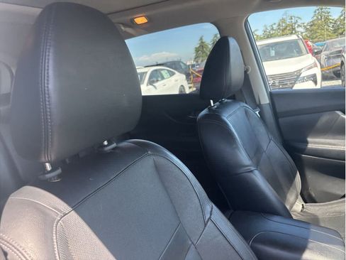 Used 2018 Nissan Rogue SL w/ Premium Package image 15