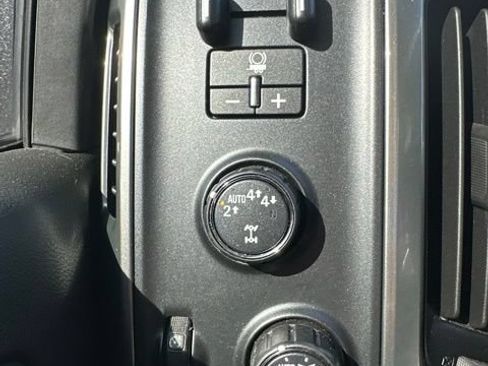 Used 2018 Chevrolet Silverado 1500 LT w/ Texas Edition AWD/4WD image 17