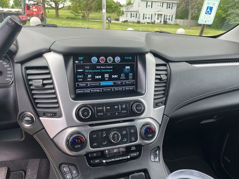 Used 2019 GMC Yukon XL SLT AWD/4WD image 4