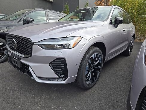 New 2026 Volvo XC60 B5 Plus w/ Protection Package Premier image 5