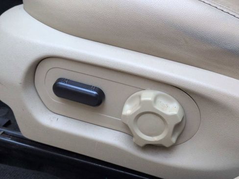 Used 2014 Ford Taurus SEL w/ Equipment Group 201A image 17