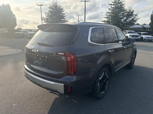 Certified 2024 Kia Telluride S w/ S Sunroof Package FWD image 9
