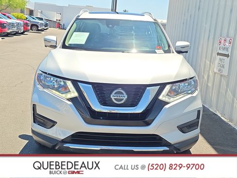 Used 2019 Nissan Rogue SV w/ Sun & Sound Touring Package FWD image 2