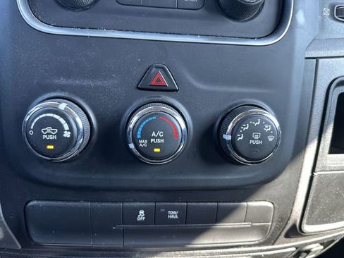 Used 2018 RAM 1500 ST w/ SXT Appearance Group AWD/4WD image 18