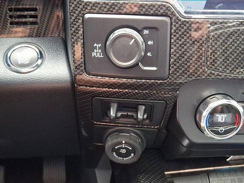 Used 2022 Ford F250 Lariat w/ Lariat Ultimate Package AWD/4WD image 26