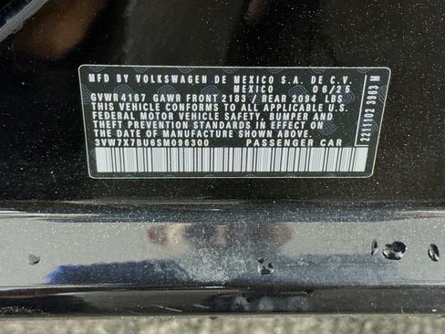 Used 2025 Volkswagen Jetta SE FWD image 40