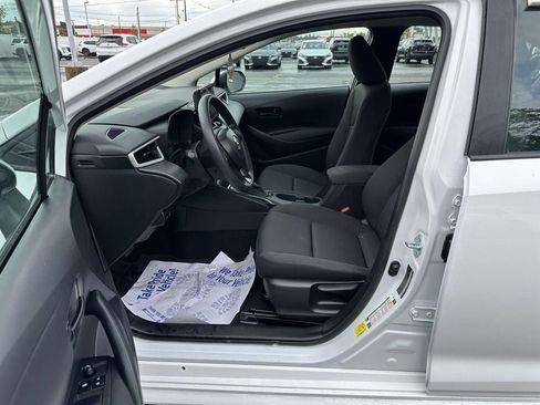 Used 2025 Toyota Corolla LE w/ LE Premium Package FWD image 16