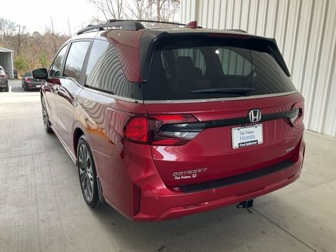 New 2026 Honda Odyssey Touring image 23