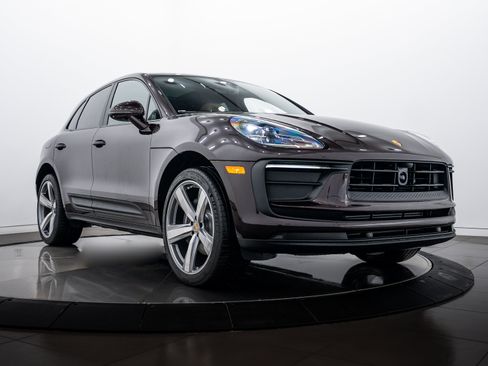 New 2026 Porsche Macan AWD/4WD image 9