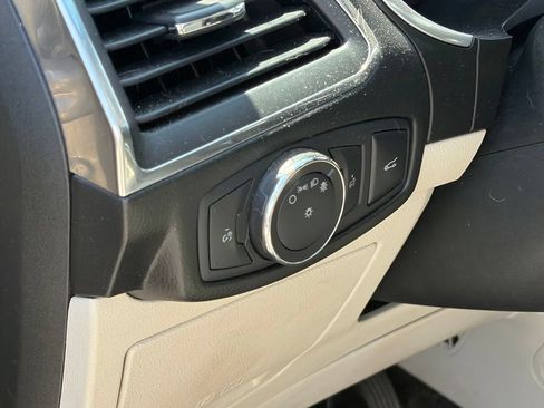 Used 2018 Ford Edge Titanium w/ Equipment Group 302A FWD image 8