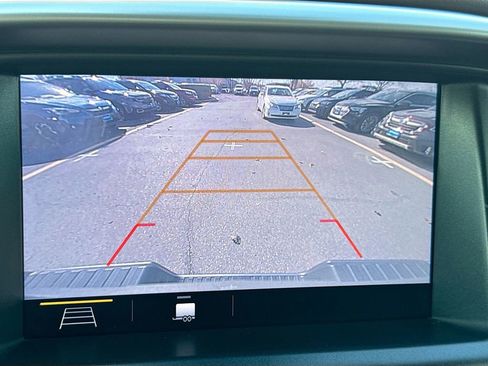 Used 2020 Chevrolet Colorado LT w/ Safety Package image 18