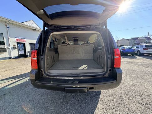 Used 2015 Chevrolet Suburban LT image 31