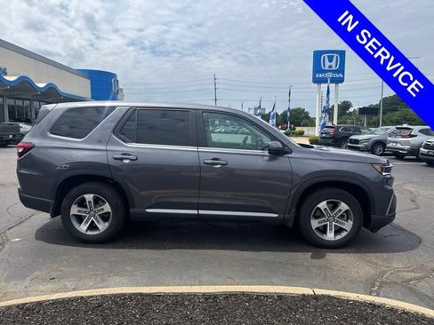 Used 2025 Honda Pilot EX-L image 4