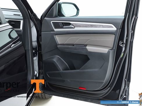 Used 2023 Volkswagen Atlas Cross Sport SE w/ Panoramic Sunroof Package image 33