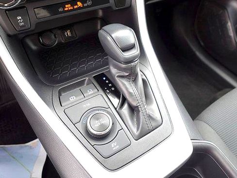 Certified 2024 Toyota RAV4 LE AWD/4WD image 18
