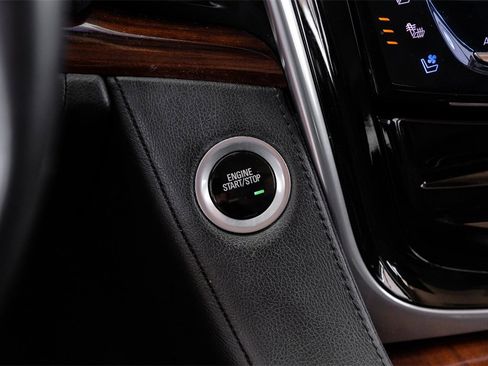 Used 2019 Cadillac Escalade ESV Luxury image 19