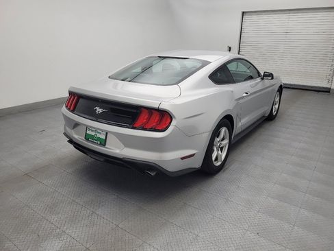 Used 2018 Ford Mustang Coupe RWD image 9