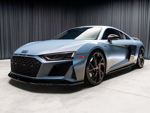 Used 2022 Audi R8 V10 w/ Premium Package RWD image 24