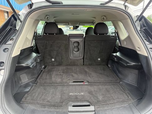 Used 2020 Nissan Rogue S FWD image 14
