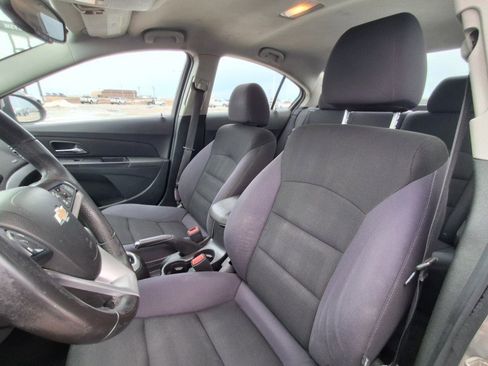 Used 2013 Chevrolet Cruze LT image 10