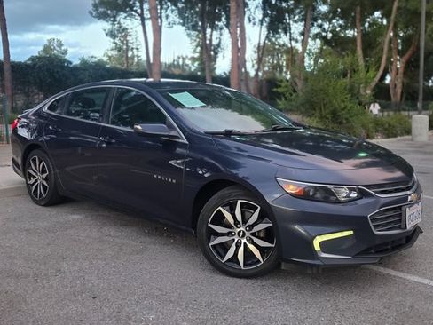 Used 2017 Chevrolet Malibu LT w/ Sport Package FWD image 38