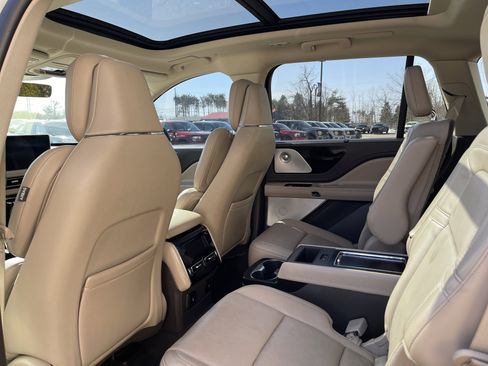 Used 2021 Lincoln Aviator Reserve w/ Equipment Group 201A image 11