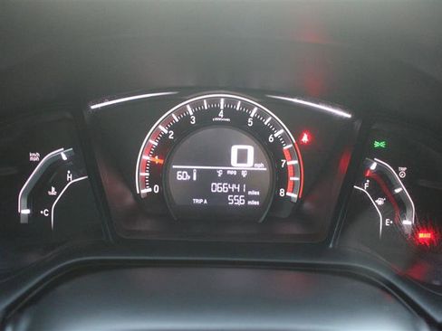 Used 2018 Honda Civic Sport image 17