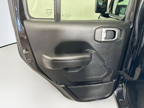 Used 2019 Jeep Wrangler Unlimited Sport S image 24