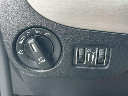 Used 2019 Dodge Grand Caravan GT image 16