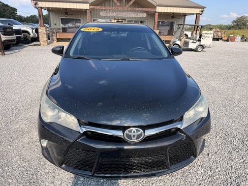 Used 2015 Toyota Camry SE FWD image 3