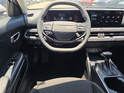 New 2026 Kia K4 FWD image 13
