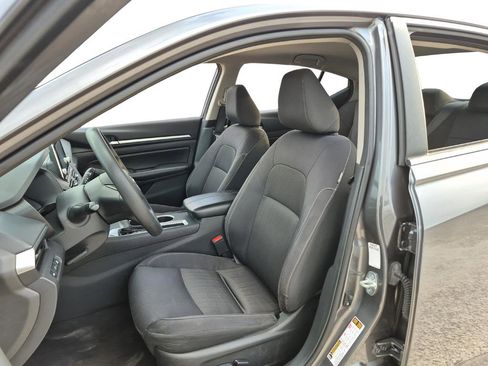 Used 2022 Nissan Altima 2.5 SV FWD image 16