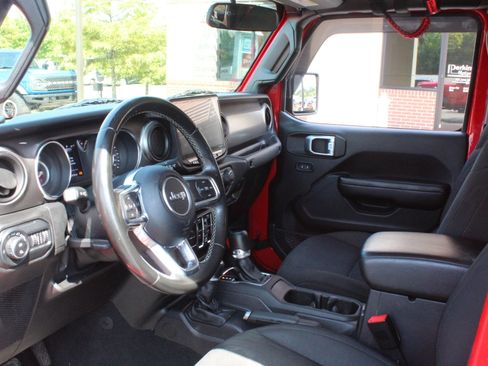 Used 2020 Jeep Gladiator Sport w/ Quick Order Package 24S AWD/4WD image 13