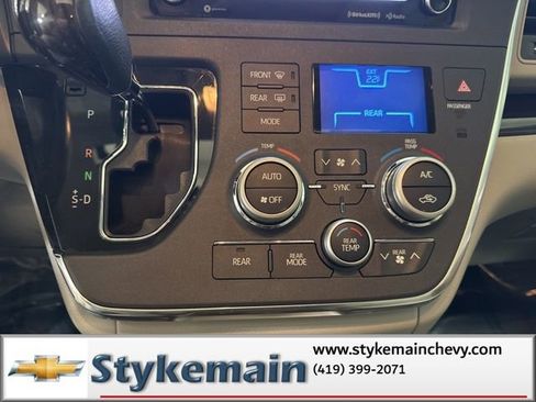 Used 2019 Toyota Sienna XLE w/ XLE Navigation Package FWD image 29