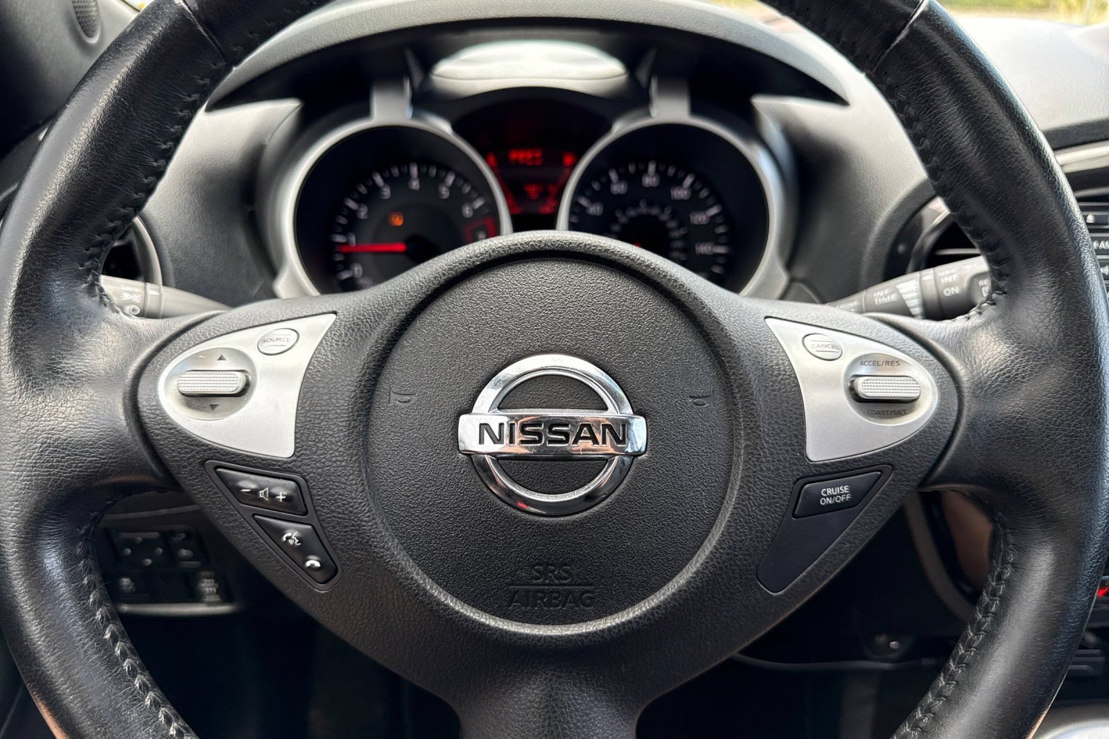 Used 2015 Nissan Juke SV AWD/4WD image 27