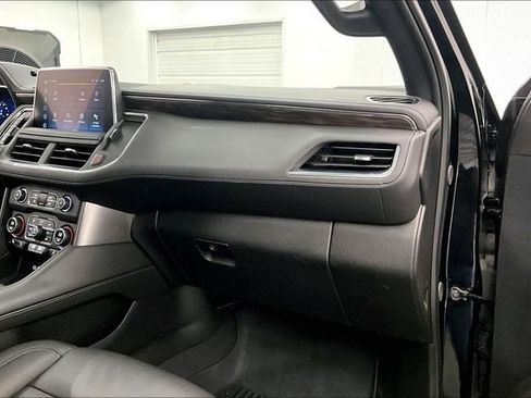 Used 2024 Chevrolet Suburban Z71 image 19